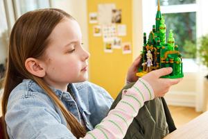 LEGO 75689 Emerald City & Kiamo Ko Castle