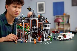 LEGO 76300 Arkham Asylum
