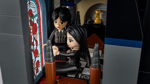 LEGO 76786 Morticias Landhaus