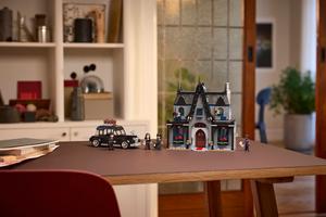 LEGO 76786 Morticias Landhaus